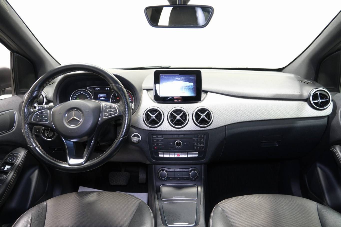 MERCEDES-BENZ B 180 10