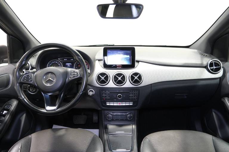MERCEDES-BENZ B 180 10