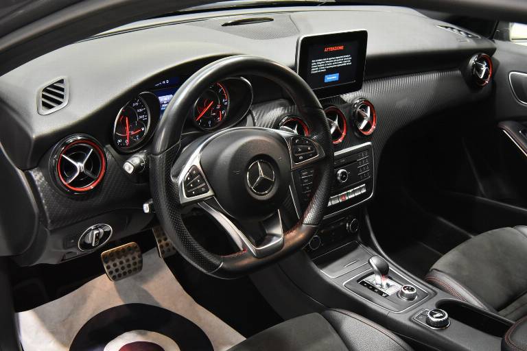 MERCEDES-BENZ A 45 AMG 3