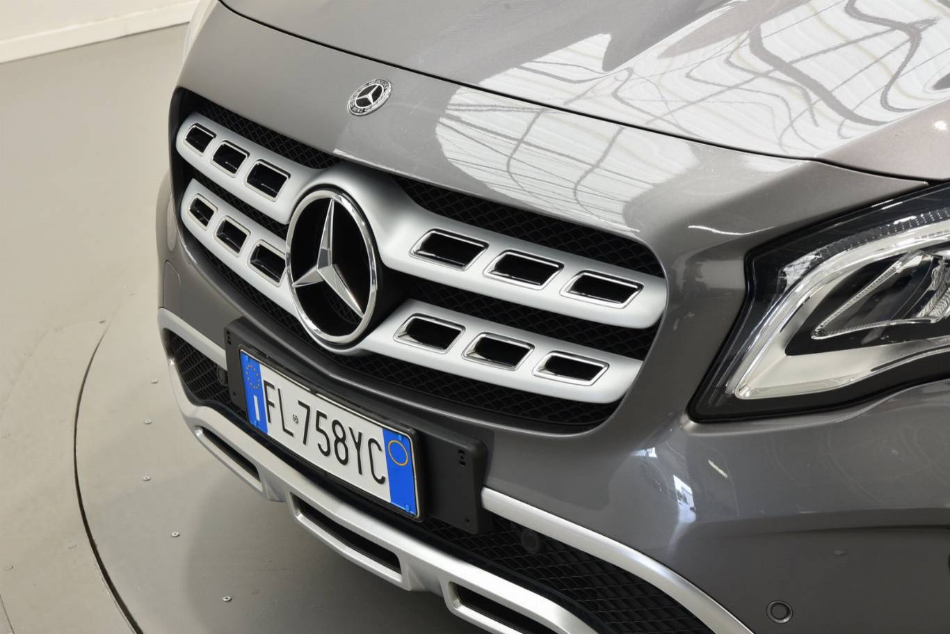 MERCEDES-BENZ GLA 200 57