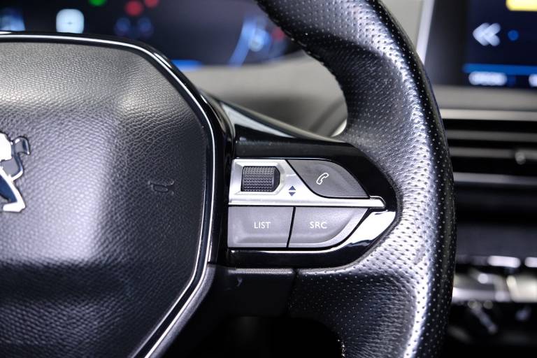 PEUGEOT 3008 23