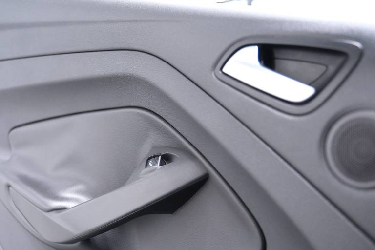 FORD Kuga 37
