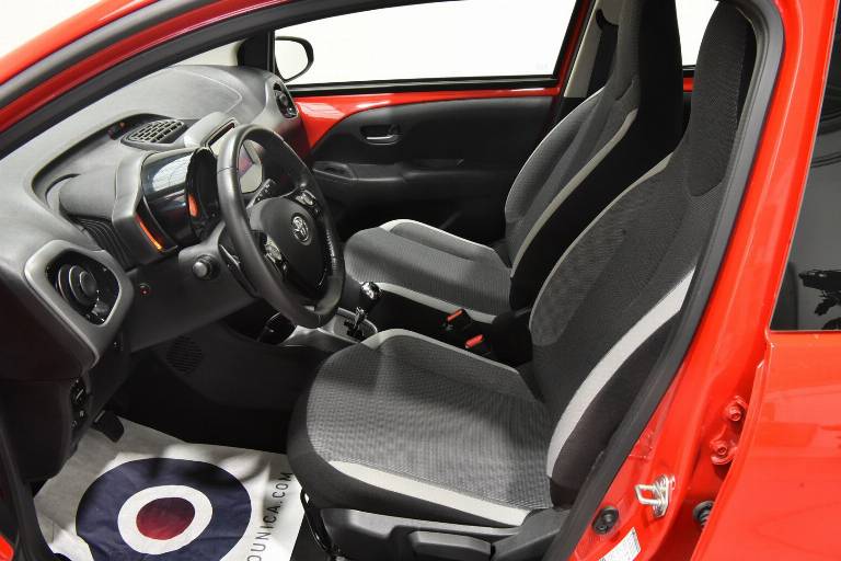 TOYOTA Aygo 4