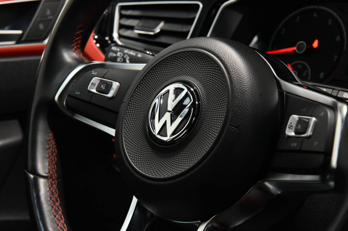 VOLKSWAGEN Polo 22