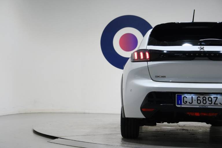 PEUGEOT 208 54