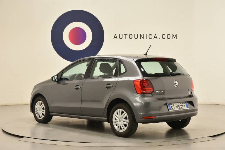 VOLKSWAGEN Polo 2