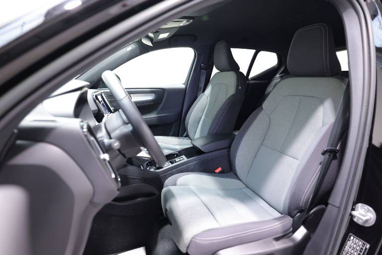 VOLVO XC40 6