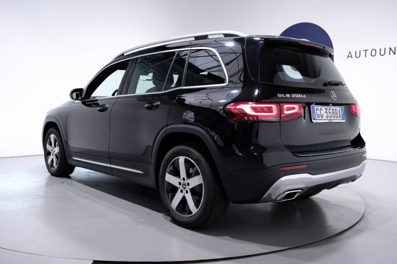 MERCEDES-BENZ GLB 200 49