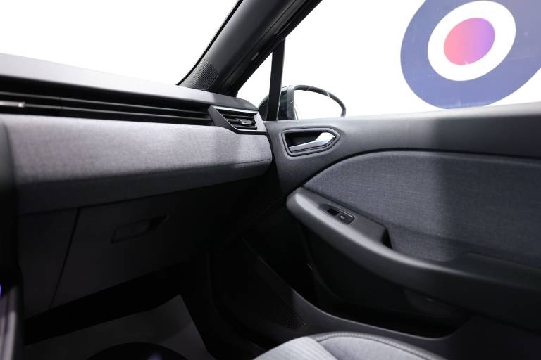 RENAULT Clio 33