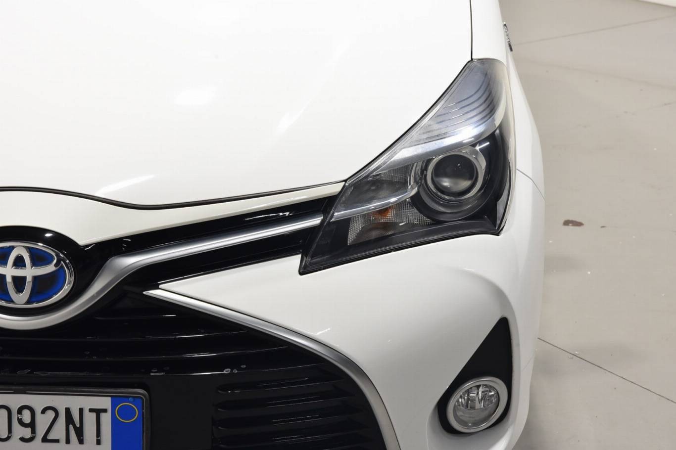 TOYOTA Yaris 12