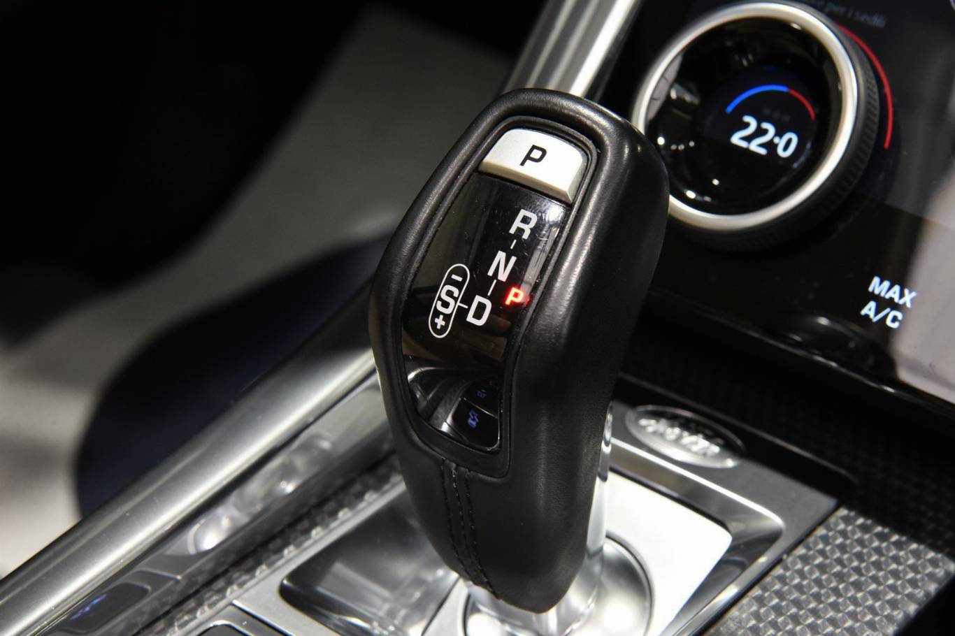 LAND ROVER Range Rover Sport 37