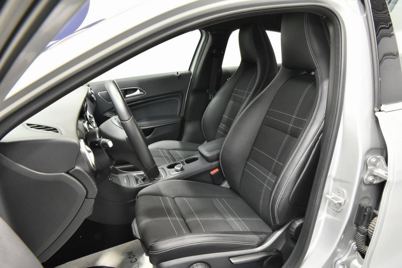 MERCEDES-BENZ A 180 4