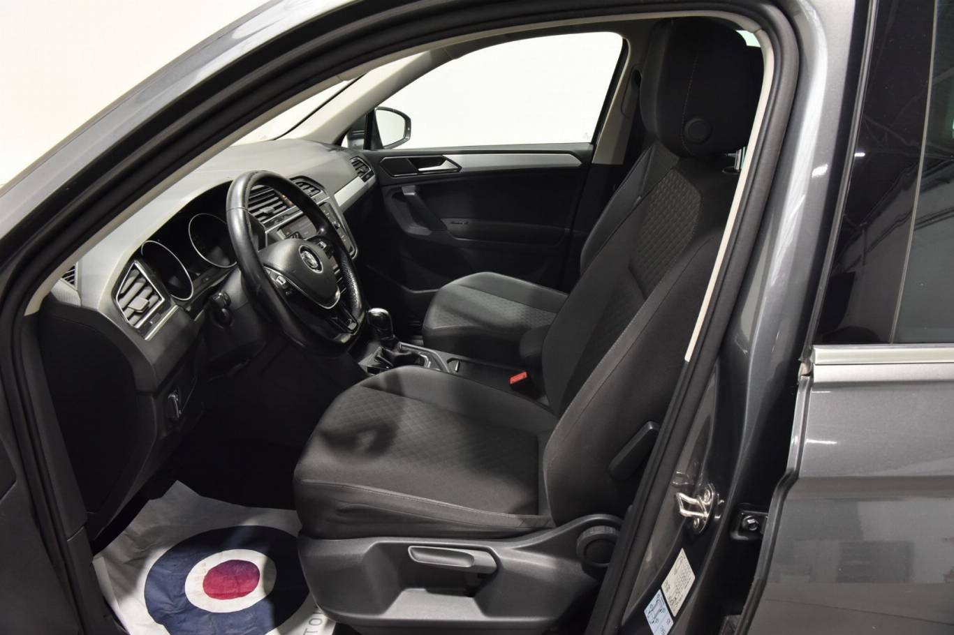 VOLKSWAGEN Tiguan 15