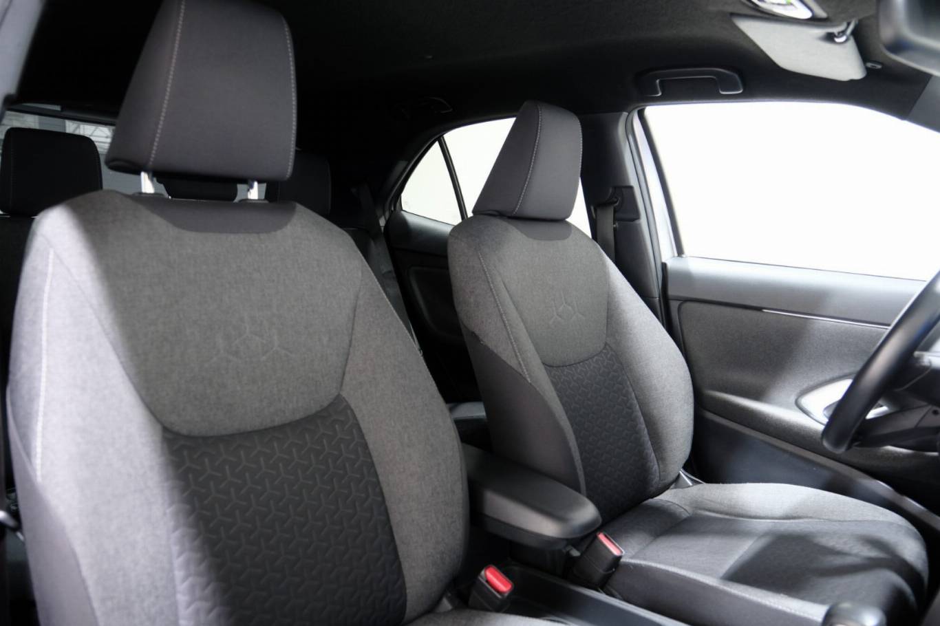 TOYOTA Yaris Cross 57