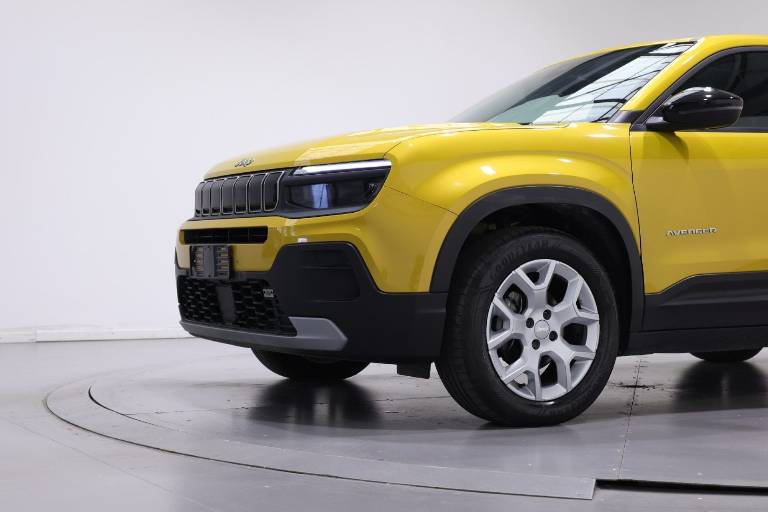 JEEP Avenger 11