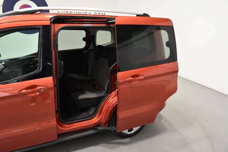 FORD Tourneo Courier 36