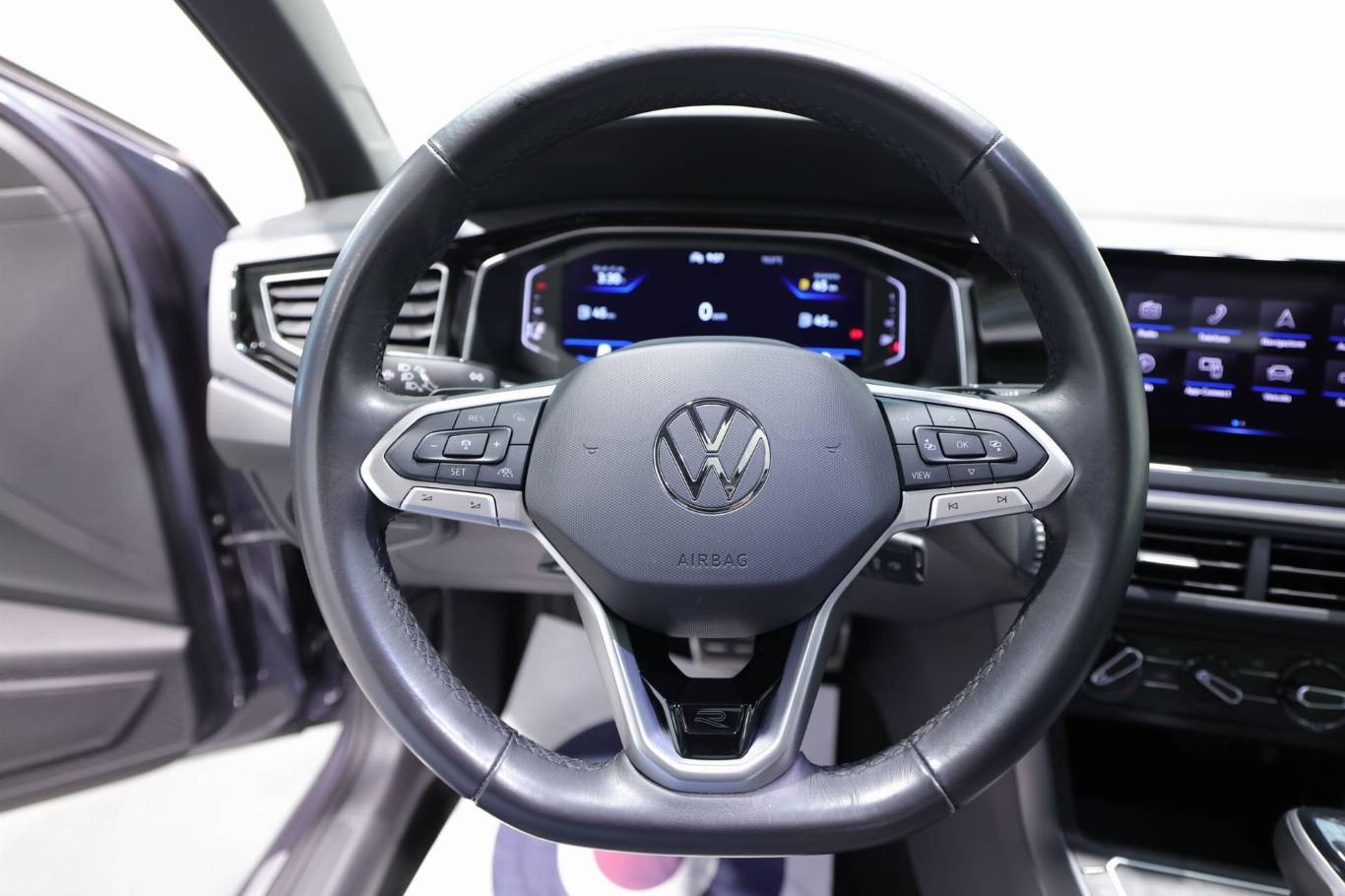 VOLKSWAGEN Taigo 7