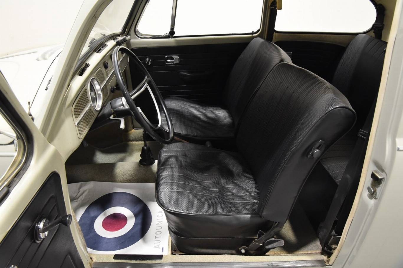 VOLKSWAGEN Maggiolino 18