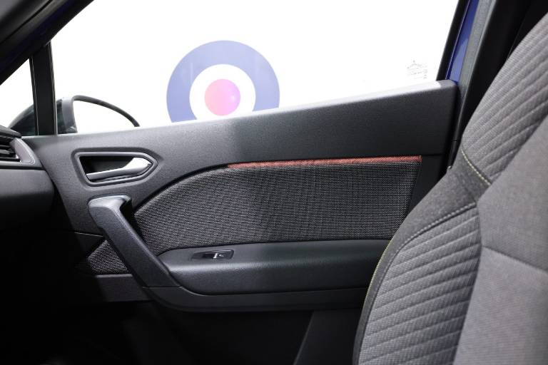 RENAULT Captur 32
