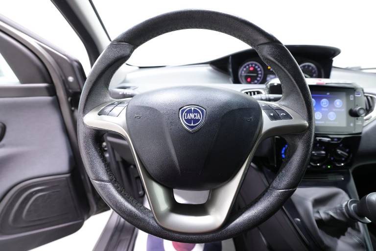 LANCIA Ypsilon 7