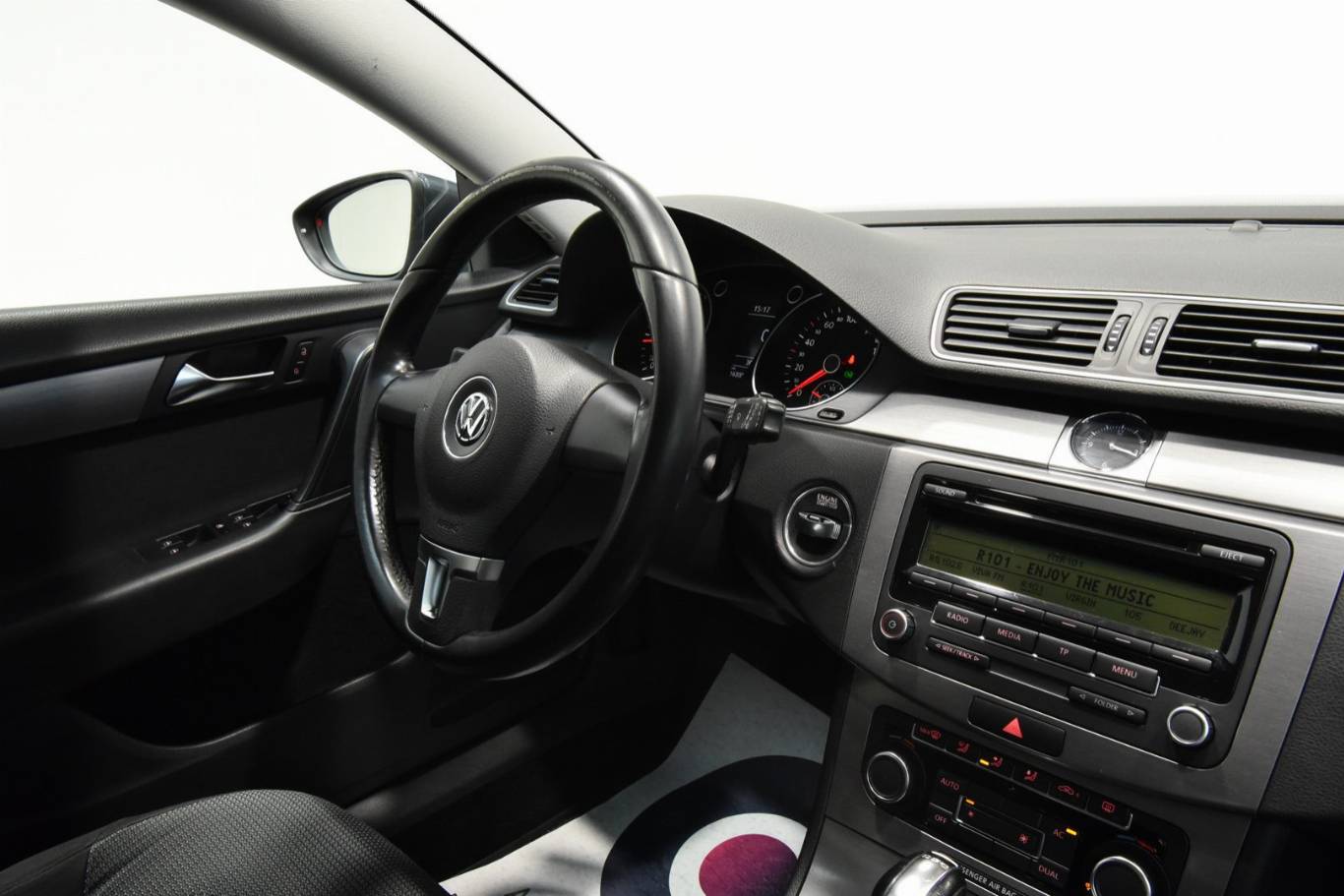 VOLKSWAGEN Passat 28