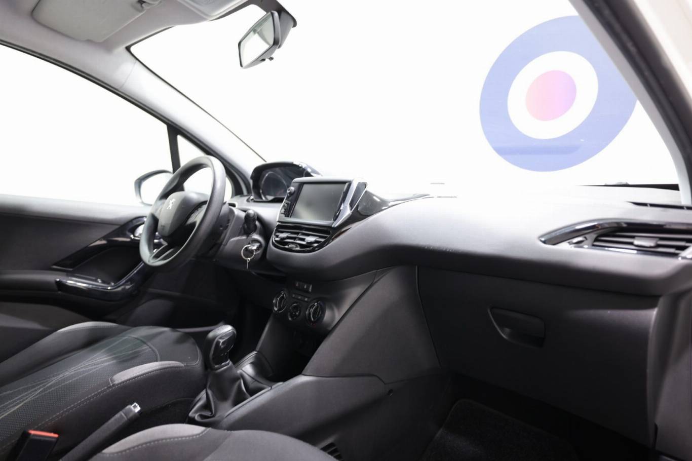 PEUGEOT 208 38