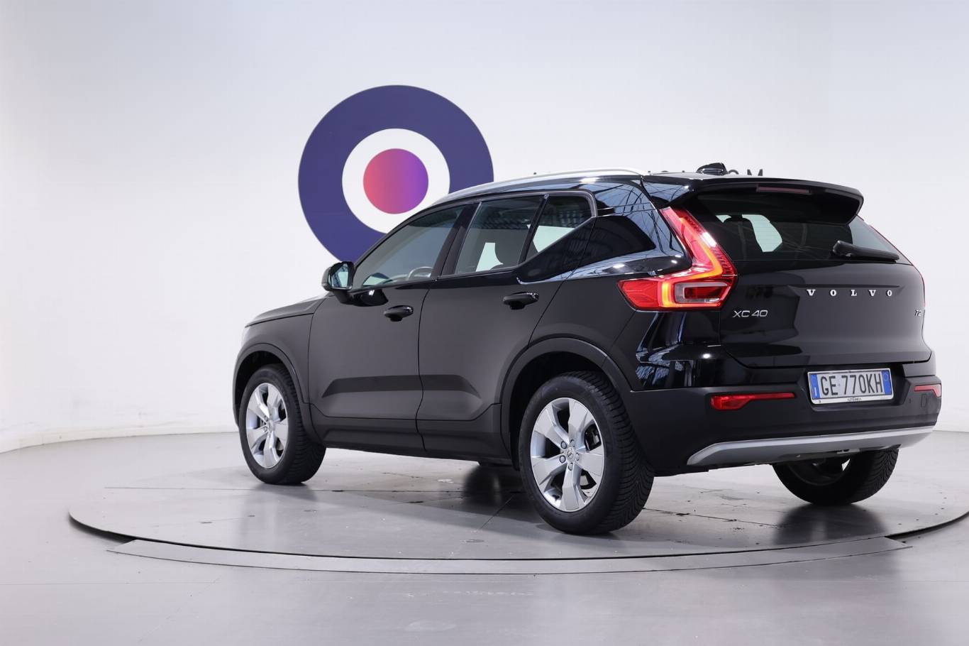 VOLVO XC40 16