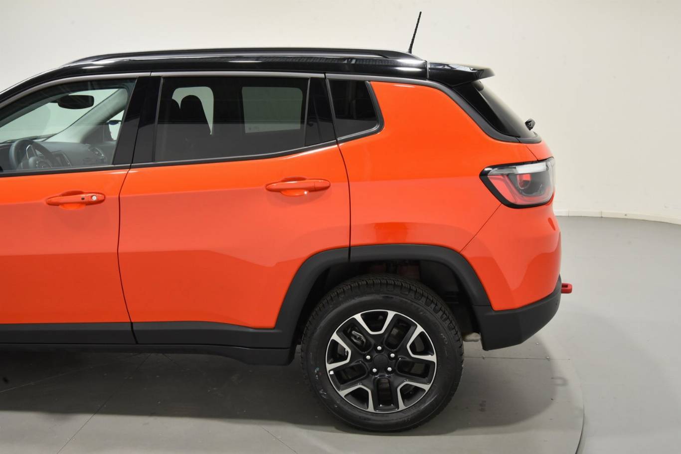 JEEP Compass 56