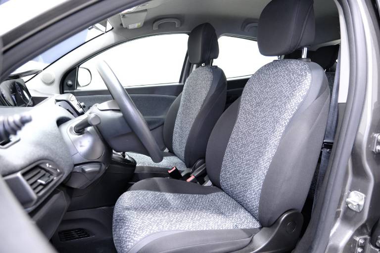 LANCIA Ypsilon 6