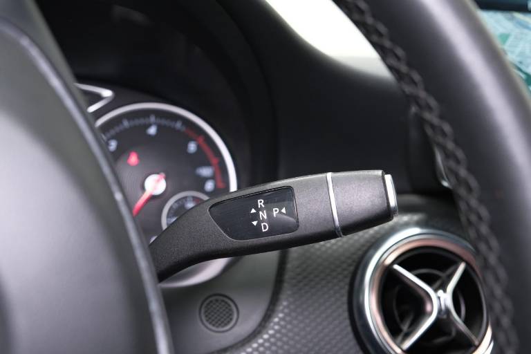 MERCEDES-BENZ A 180 34
