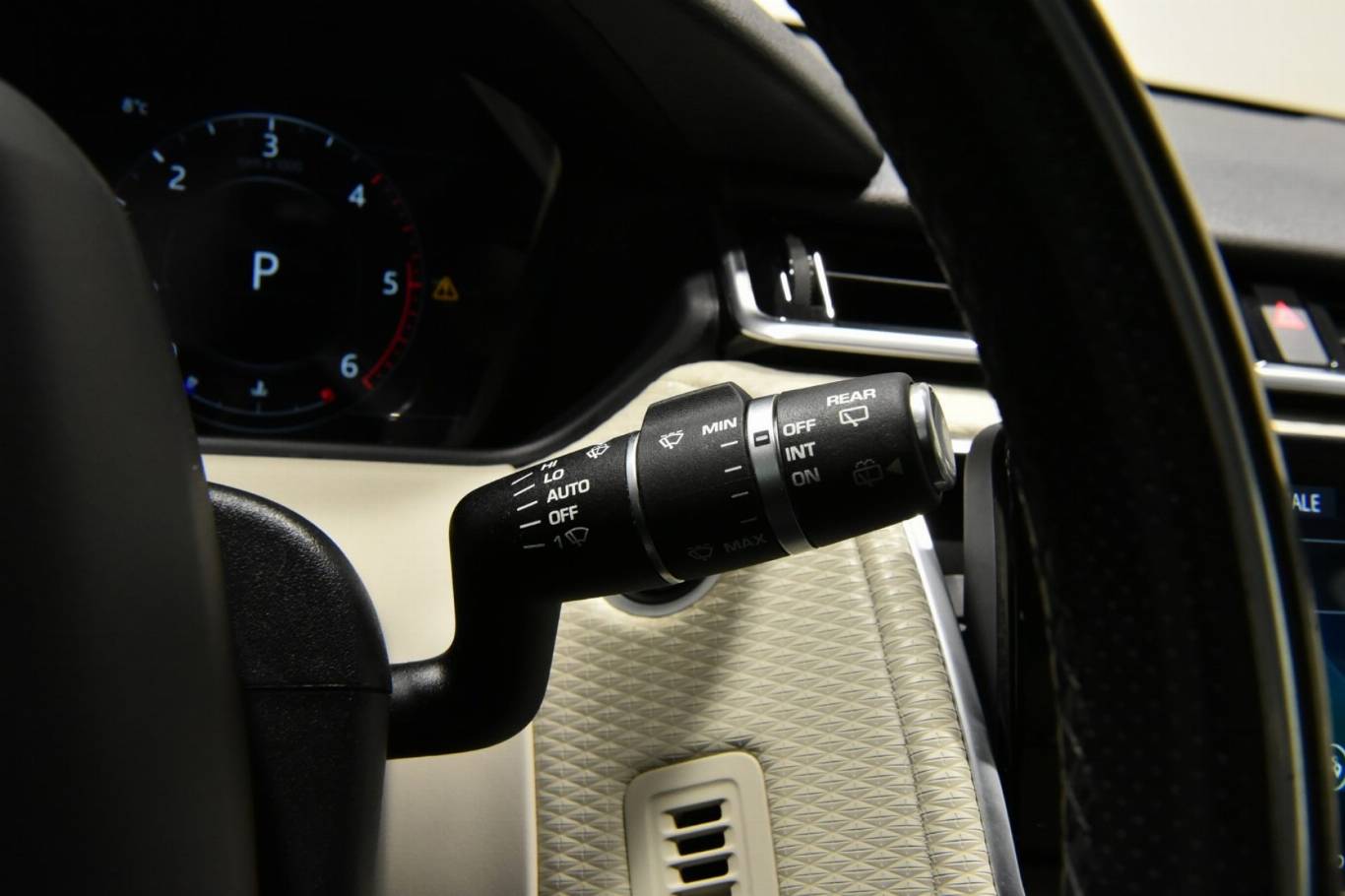 LAND ROVER Range Rover Velar 28