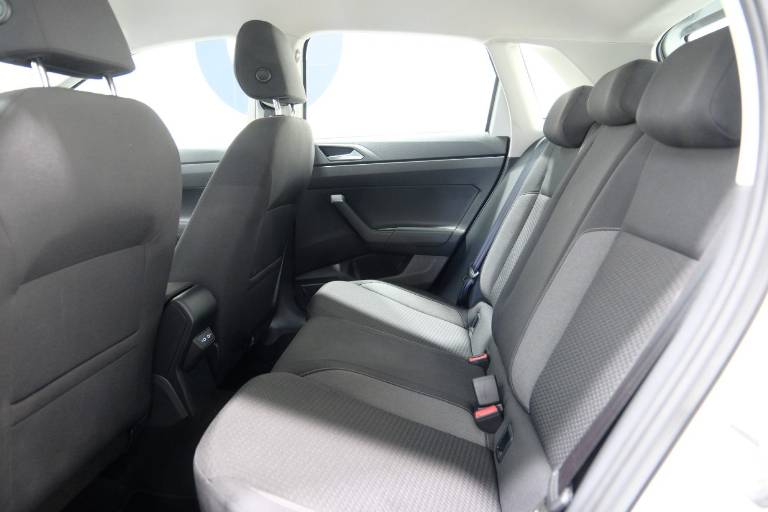 VOLKSWAGEN Polo 39