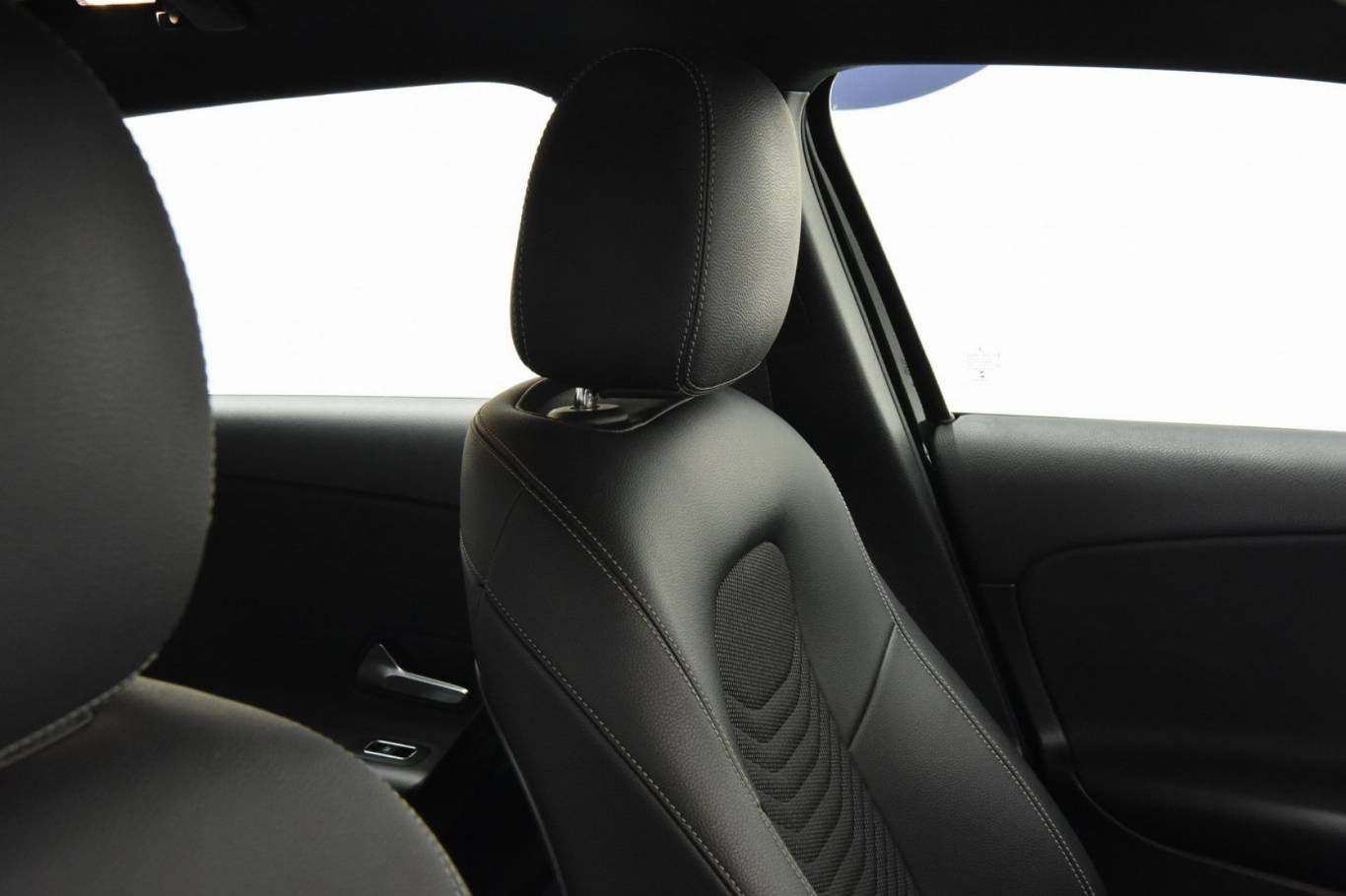 MERCEDES-BENZ A 180 26