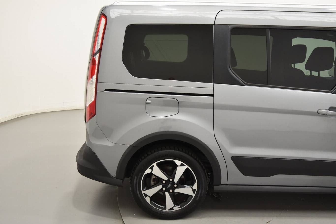 FORD Tourneo Connect 43
