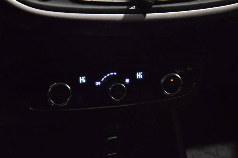 OPEL Crossland X 27