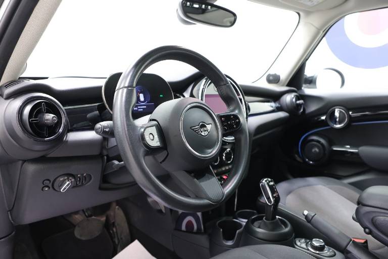 MINI Cooper 5