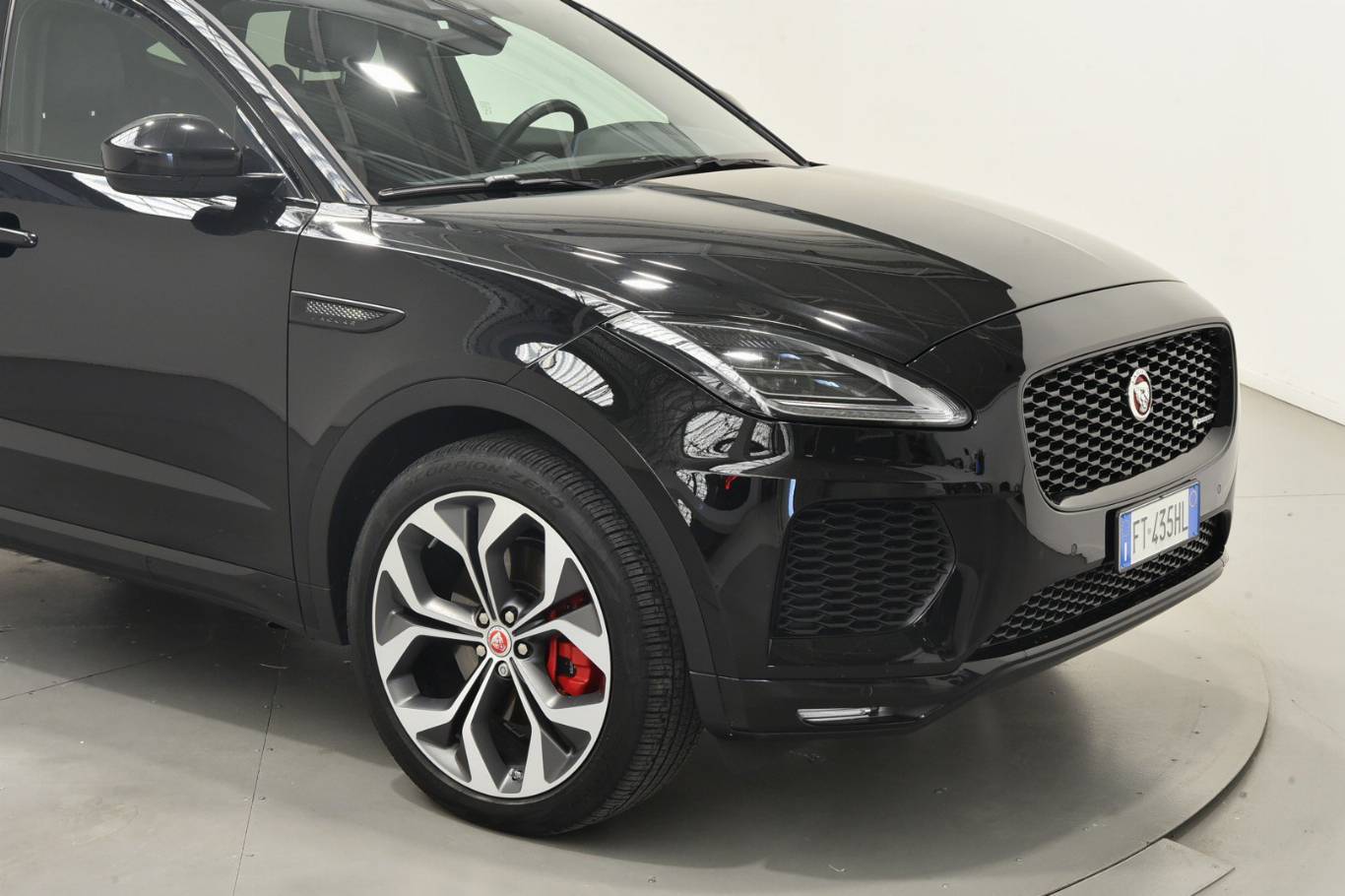 JAGUAR E-Pace 16
