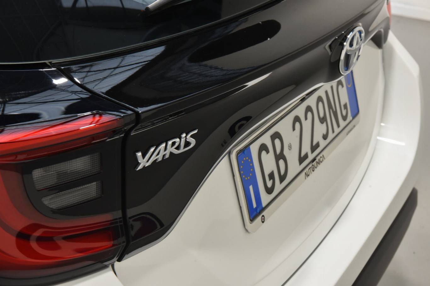 TOYOTA Yaris 52