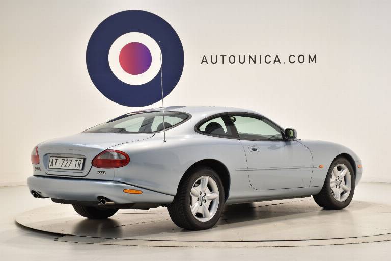 JAGUAR XK8 28