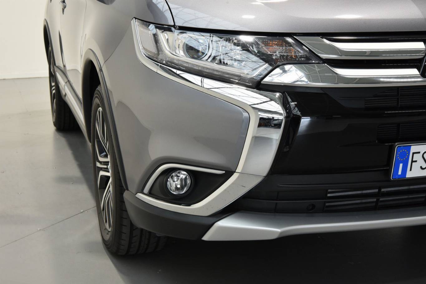 MITSUBISHI Outlander 54
