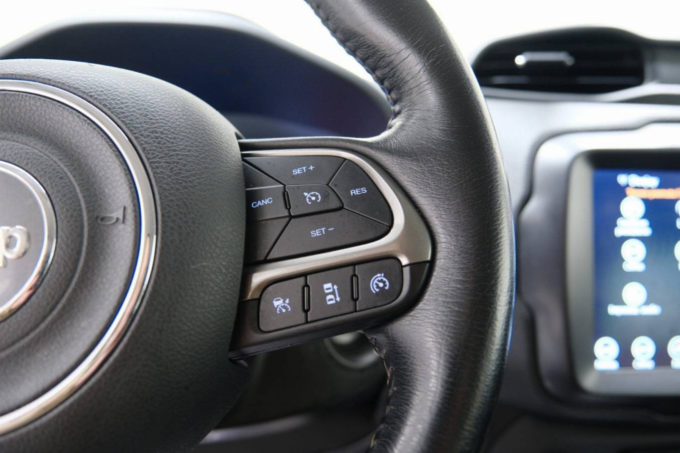 JEEP Renegade 23