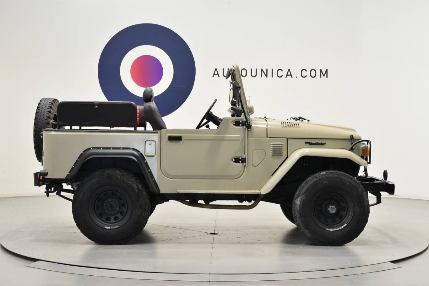 TOYOTA Land Cruiser 4