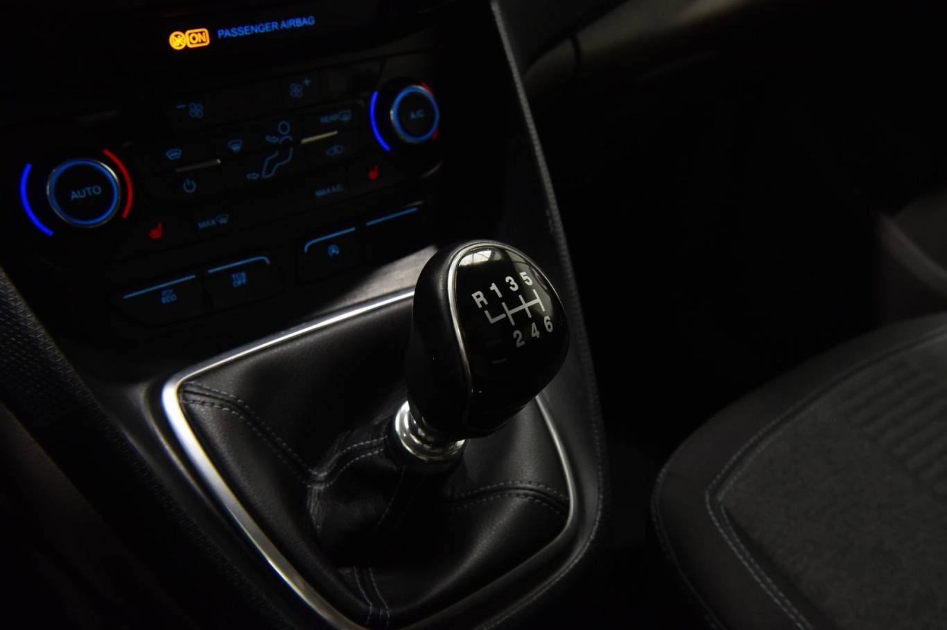 FORD Tourneo Connect 22