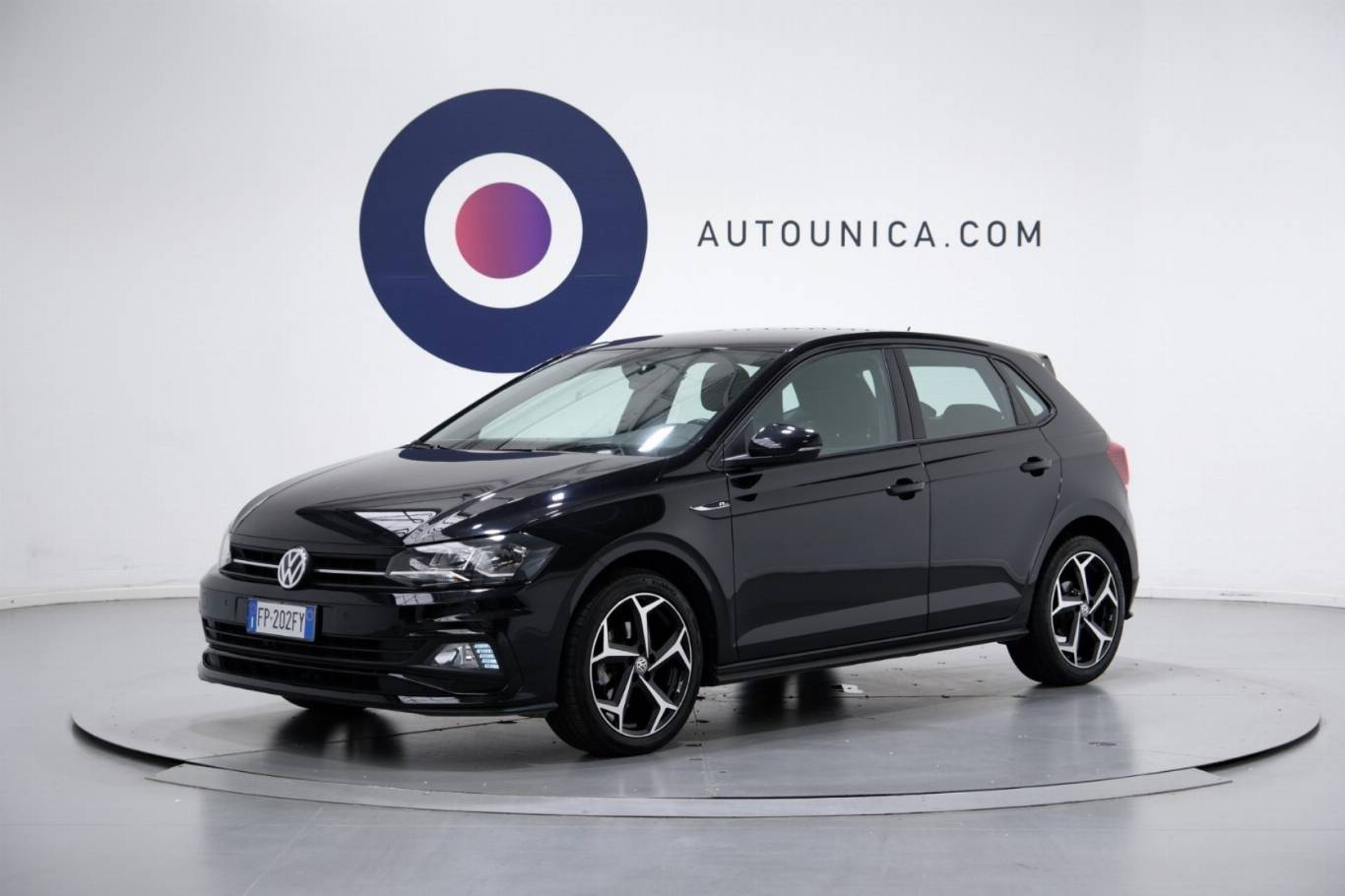 VOLKSWAGEN Polo