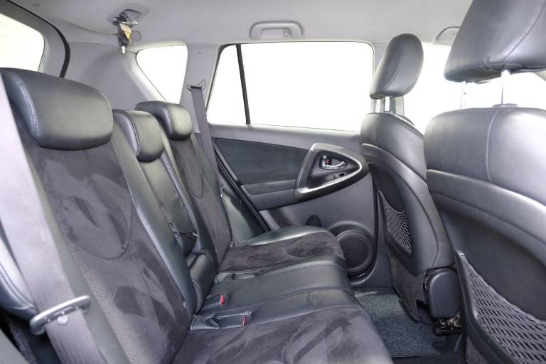 TOYOTA RAV 4 MY23 60