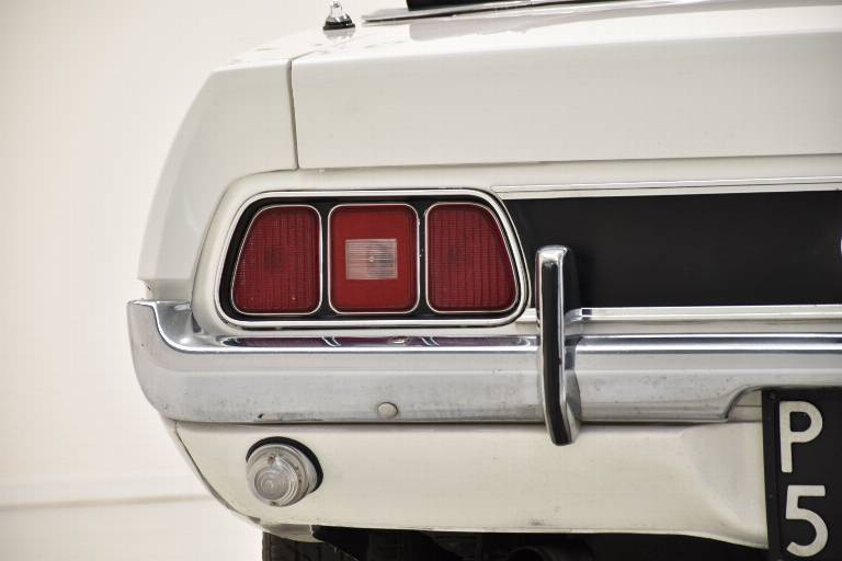 FORD Mustang 84