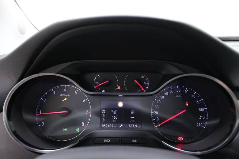 OPEL Crossland 8