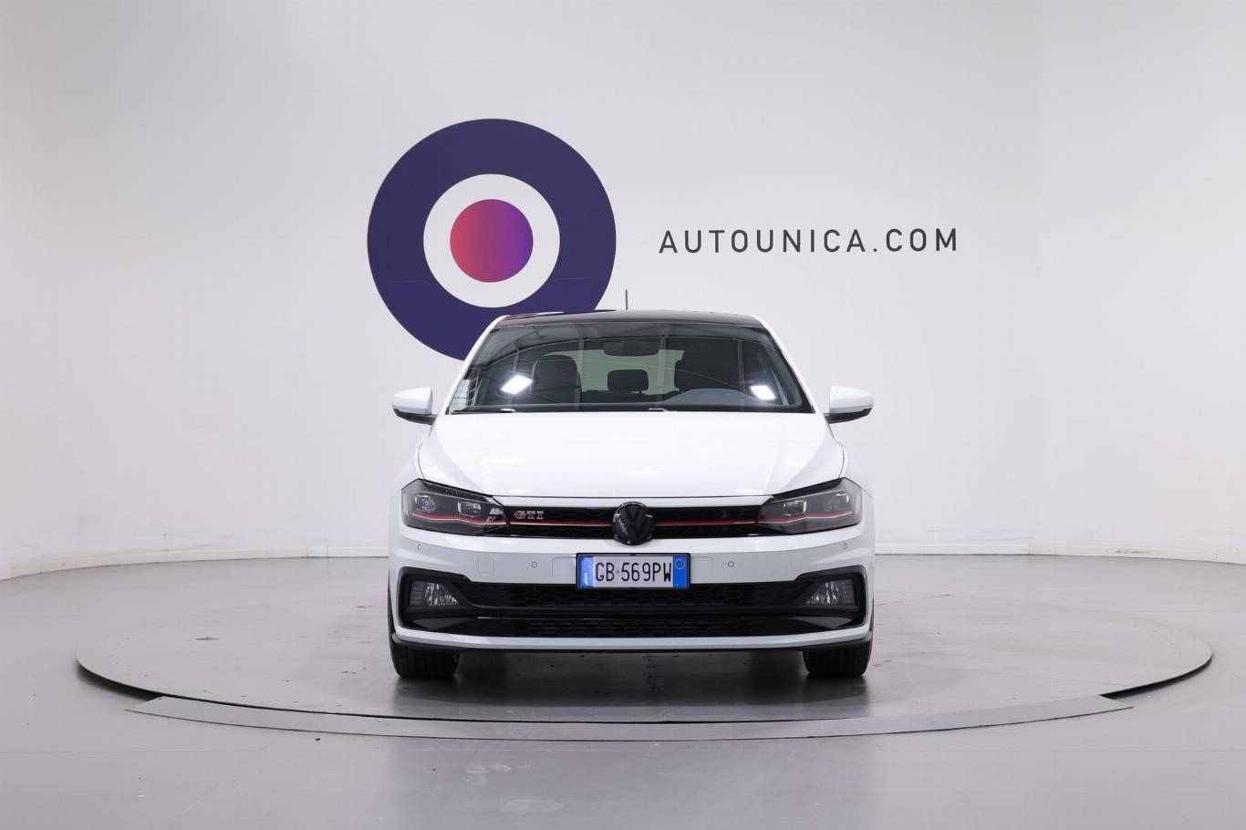 VOLKSWAGEN Polo 2