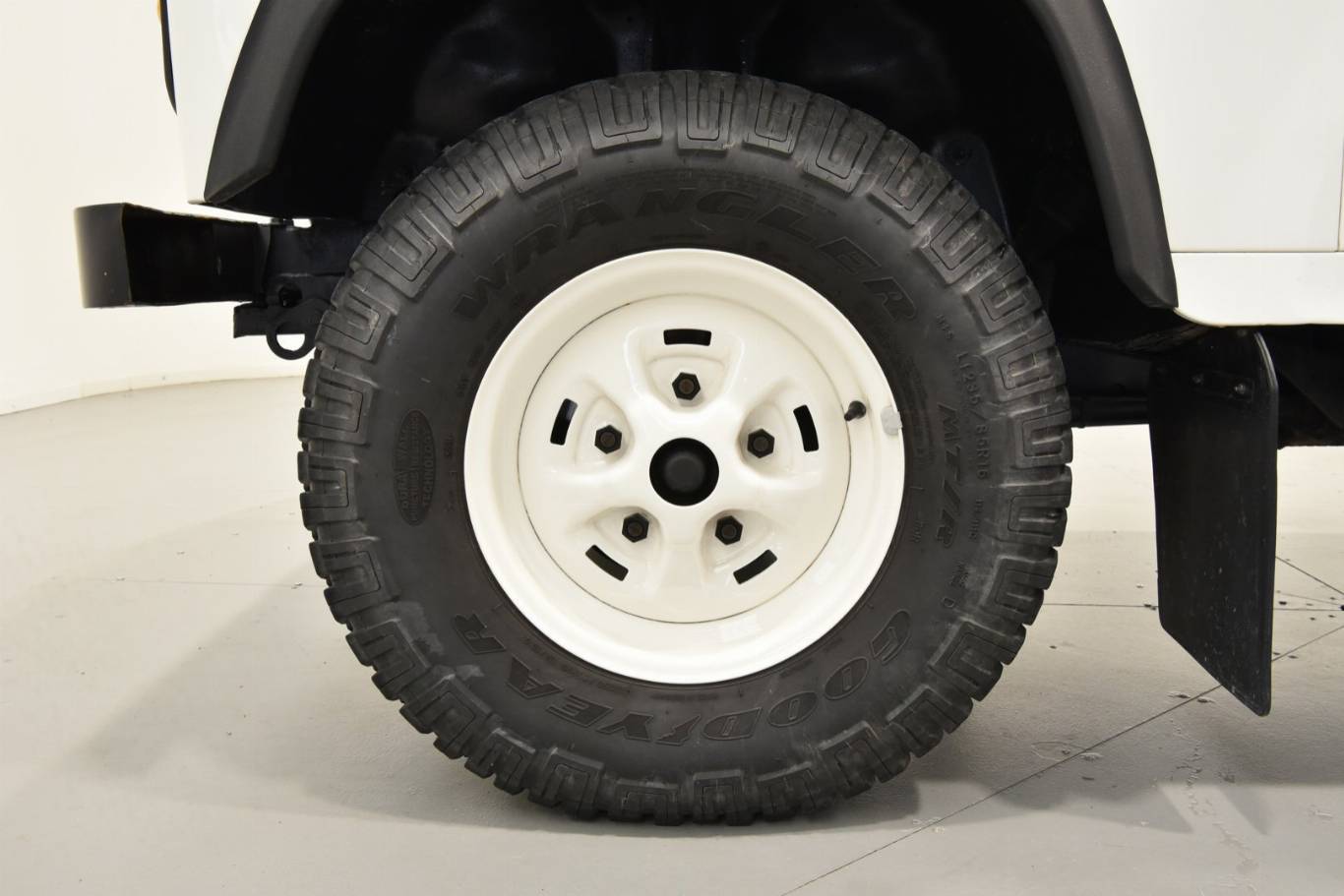 LAND ROVER Defender 15