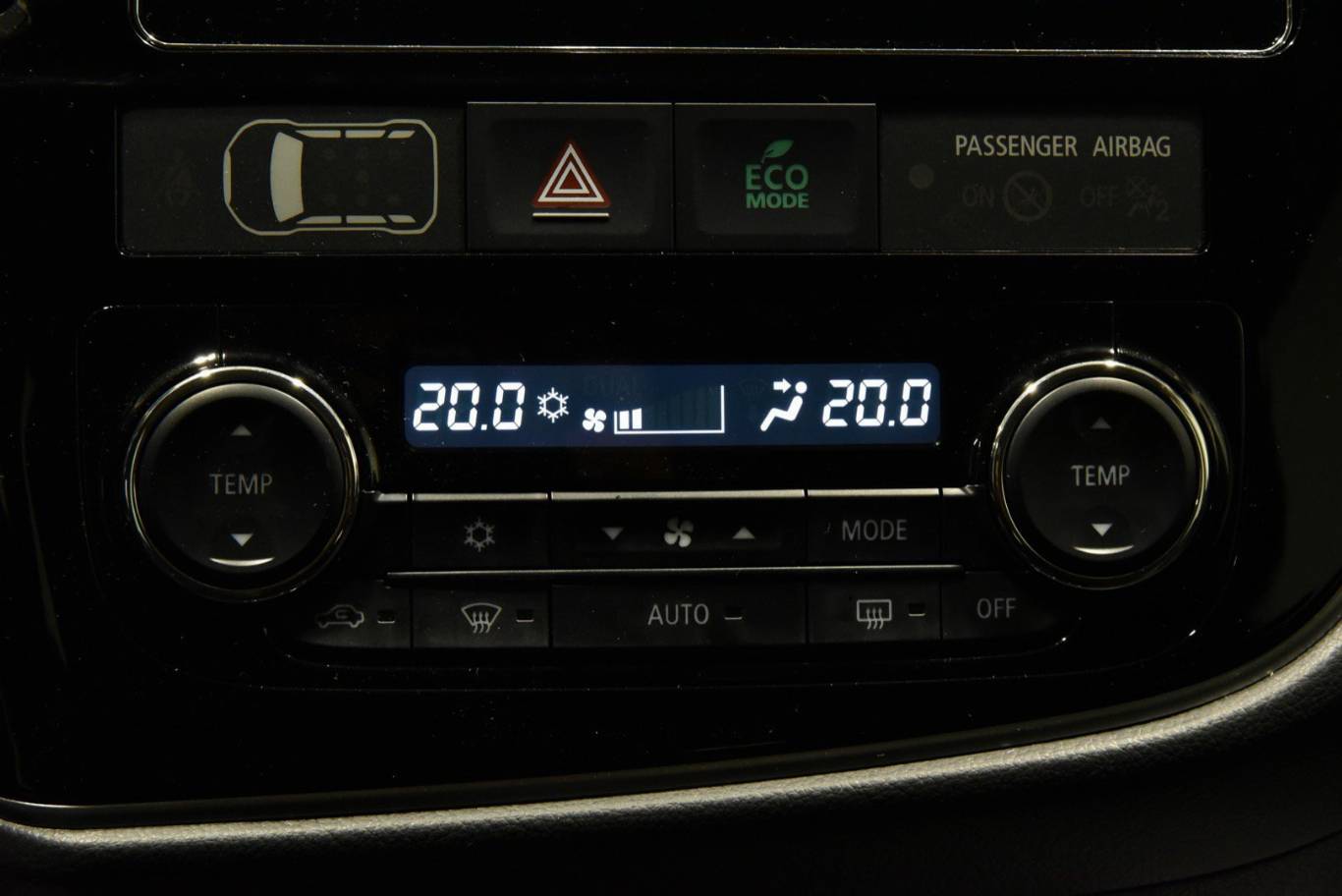 MITSUBISHI Outlander 11